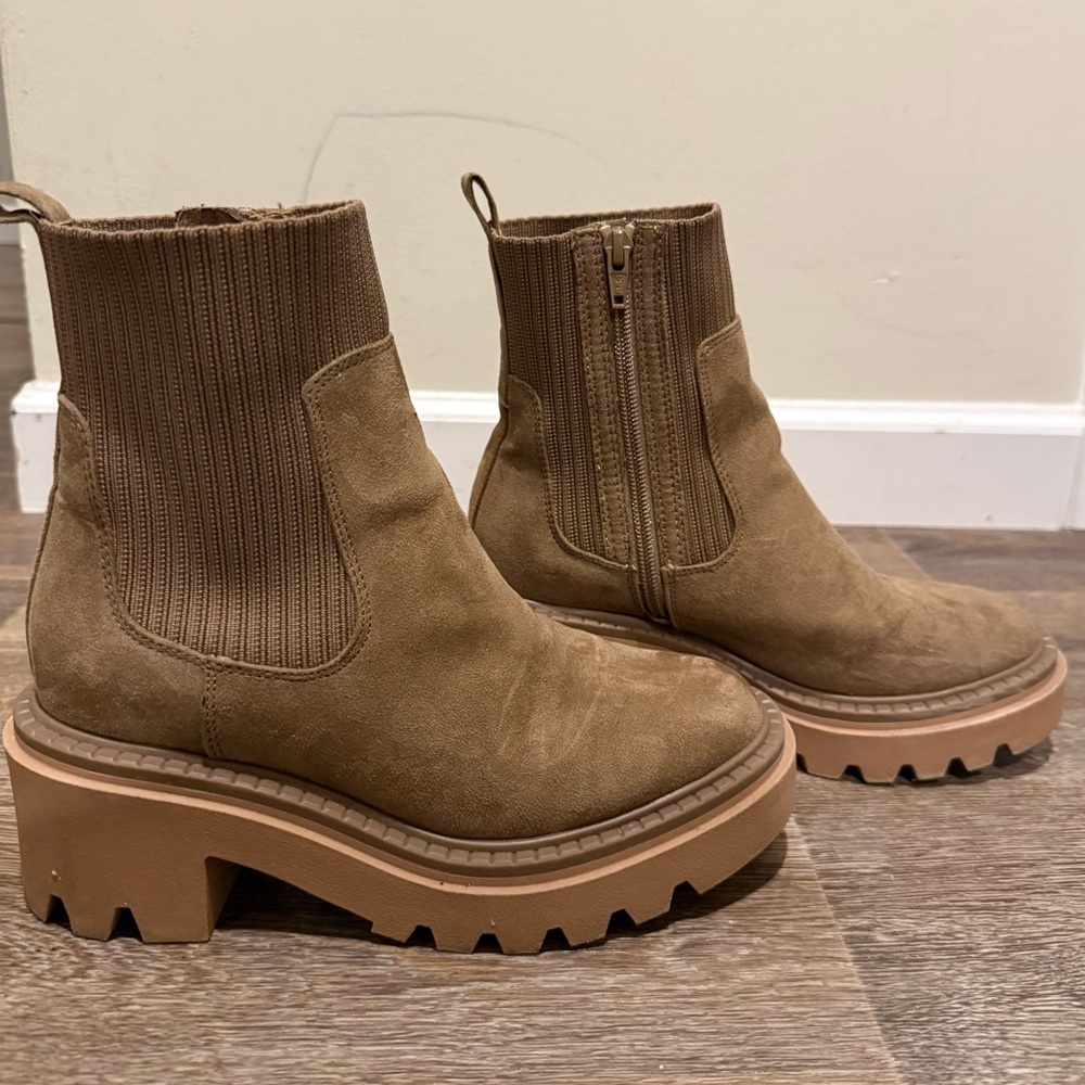 Universal Thread Brown Ankle Boots